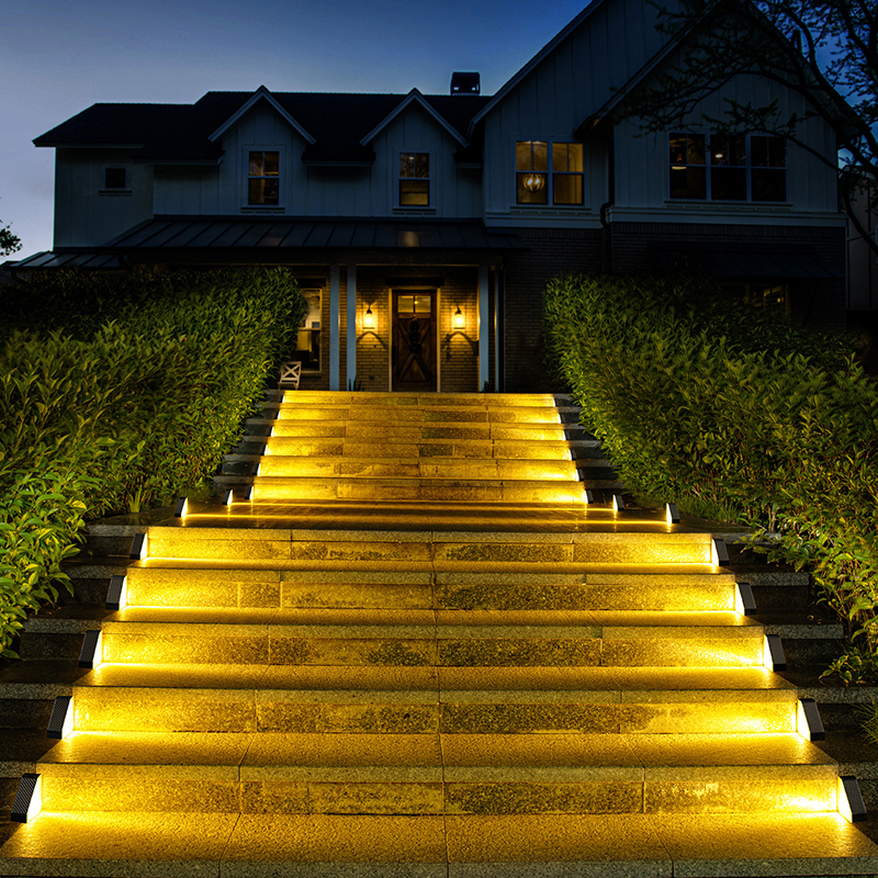 Solar-Powered Step Lights, Out - مراجعة Deck Step Light وسعره